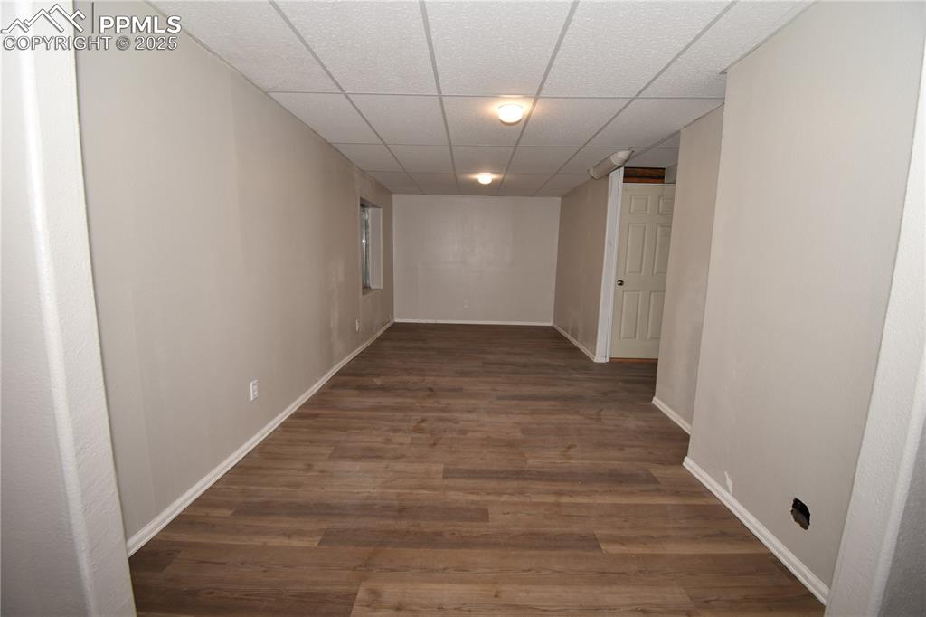Image 11 of 13: Family Room