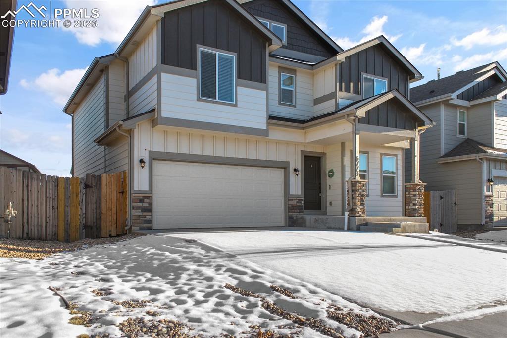 Image 1 of 26: Front of Structure