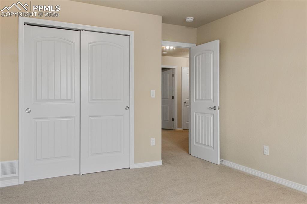 Image 14 of 26: Bedroom