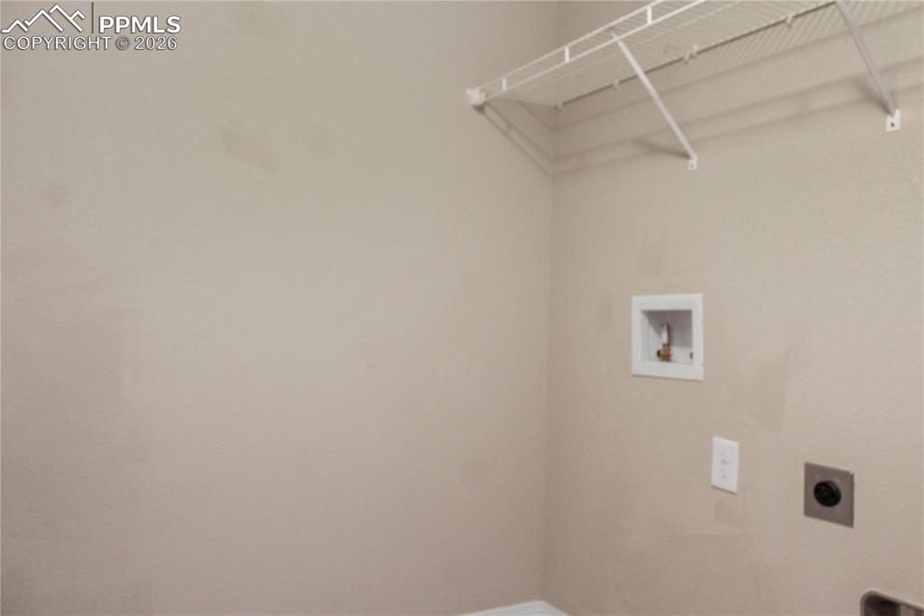 Image 18 of 26: Laundry