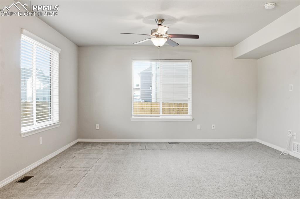 Image 4 of 26: Living Room