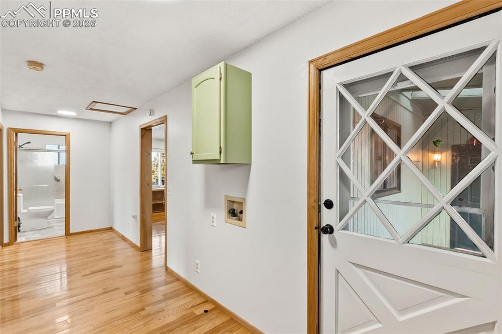 Image 14 of 38: Entry