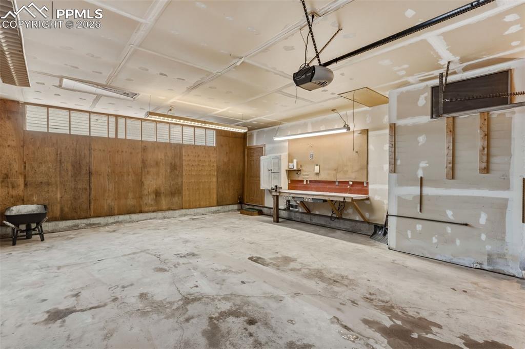 Image 34 of 38: Very Nice oversized 2 Car Garage 