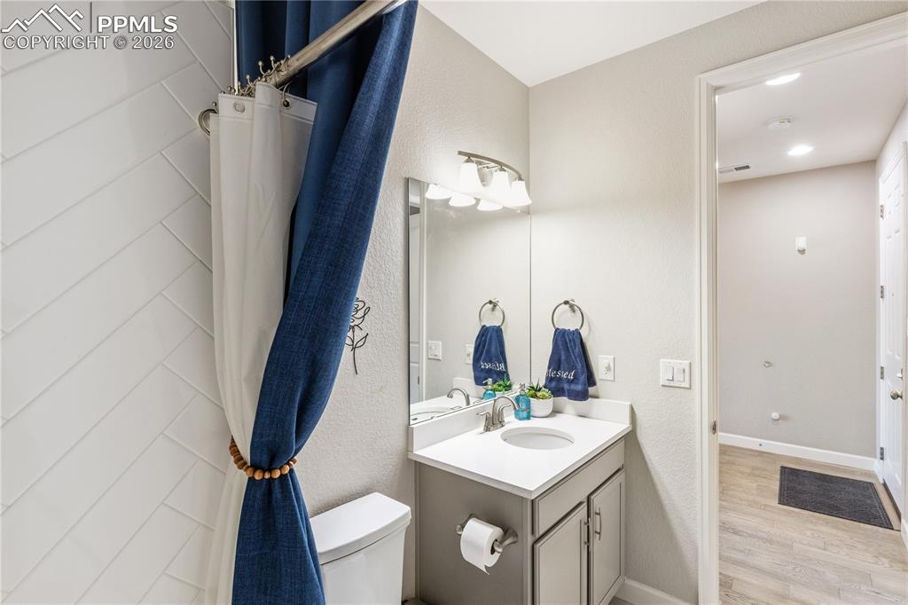 Image 17 of 22: Bathroom