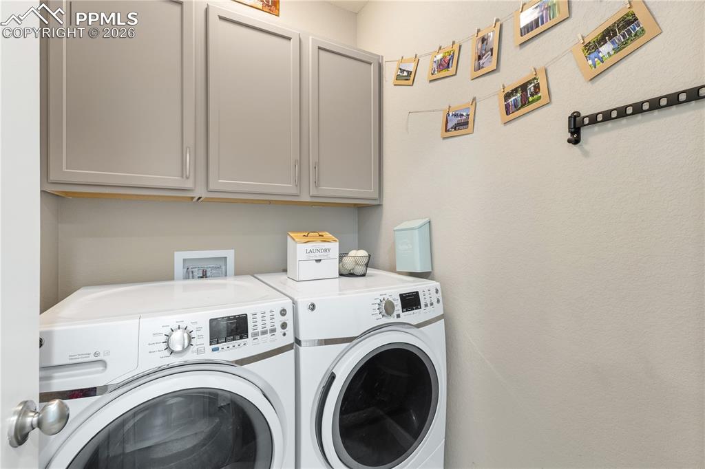 Image 21 of 22: Laundry