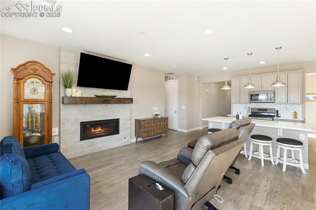 Image 5 of 22: Living Room