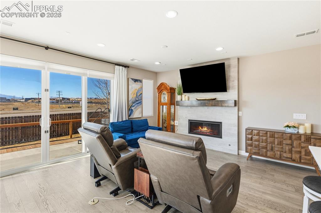 Image 7 of 22: Living Room