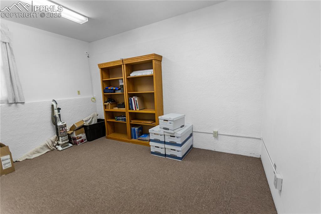 Image 5 of 20: Building #1 Office