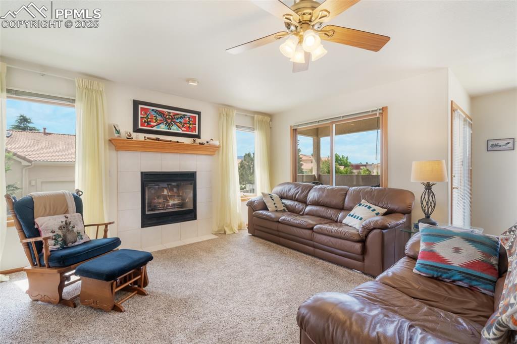 Image 10 of 50: Living Room