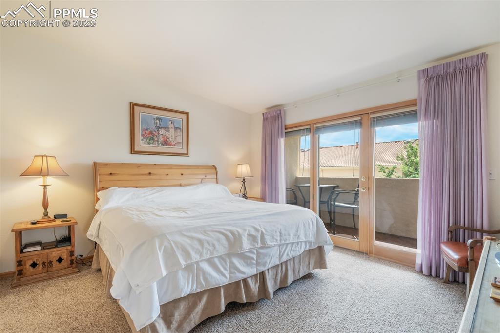 Image 20 of 50: Bedroom