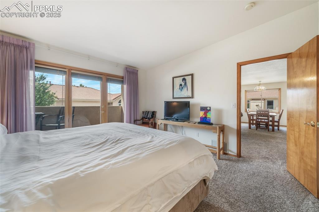 Image 21 of 50: Bedroom