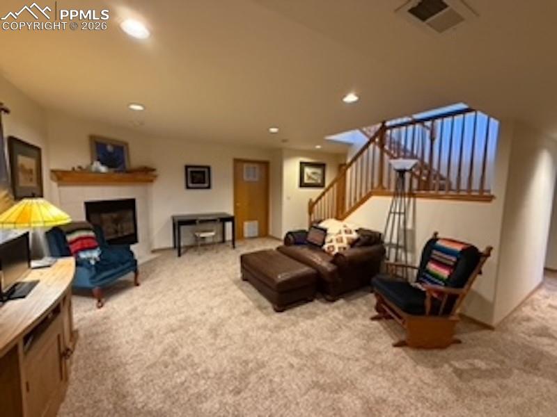 Image 26 of 50: Living Room