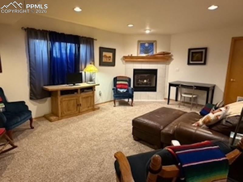 Image 30 of 50: Living Room