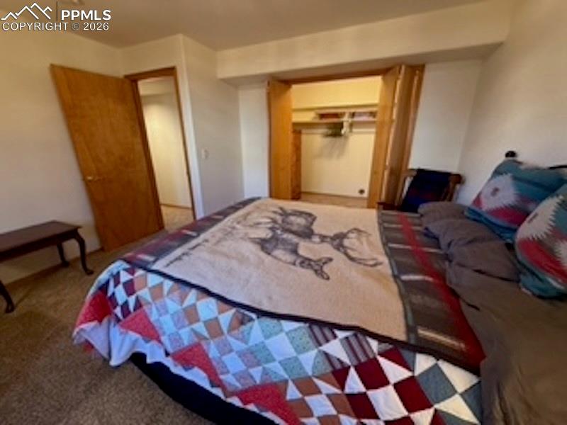 Image 33 of 50: Bedroom