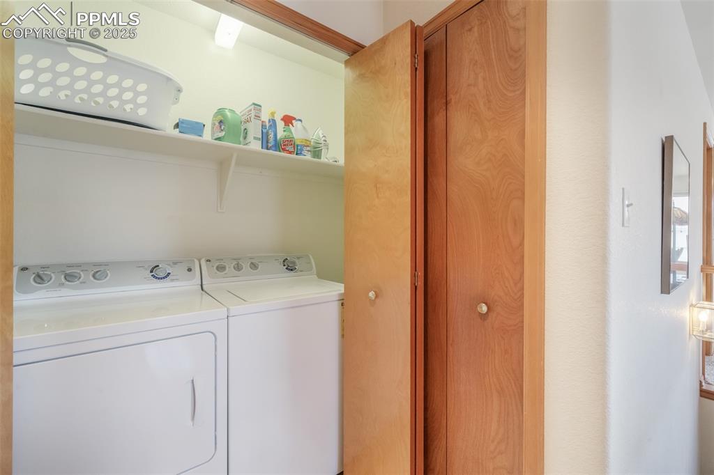 Image 40 of 50: Laundry