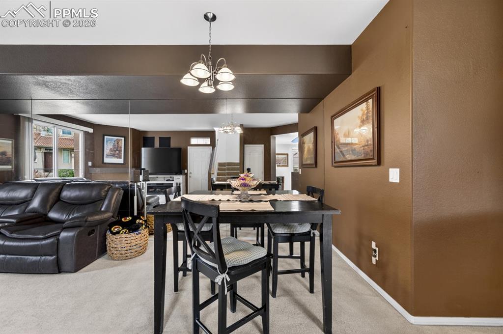 Image 10 of 22: Dining Area