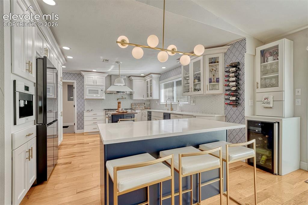 Image 11 of 43: Kitchen
