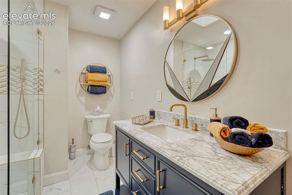Image 15 of 43: Bathroom