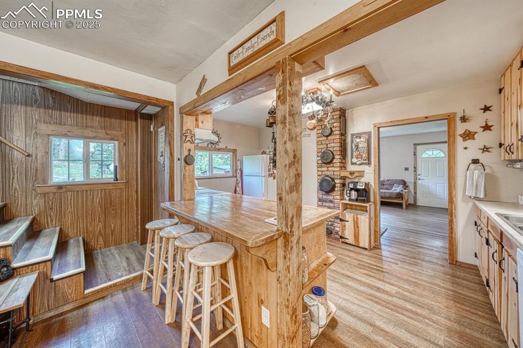 Image 10 of 36: Kitchen