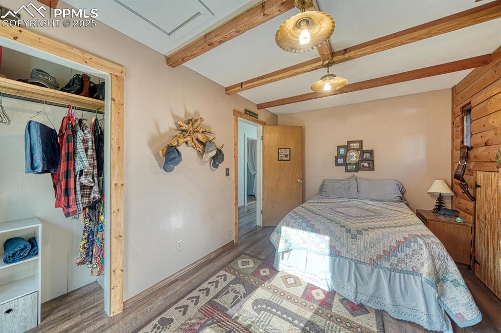 Image 24 of 36: Bedroom