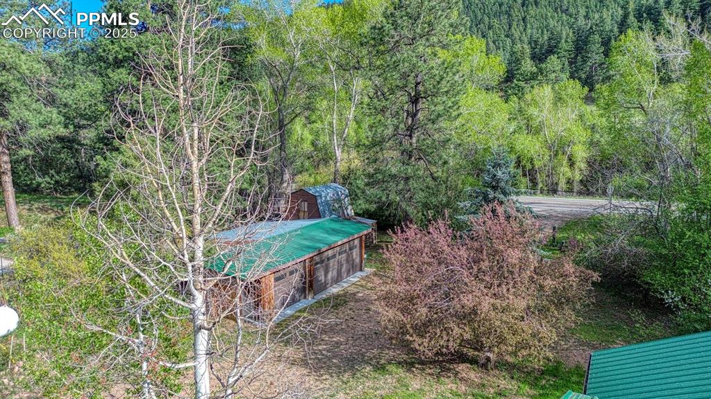 Image 42 of 45: Yard