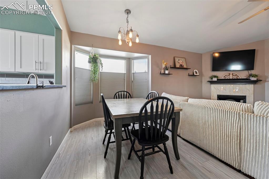 Image 8 of 45: Dining Area