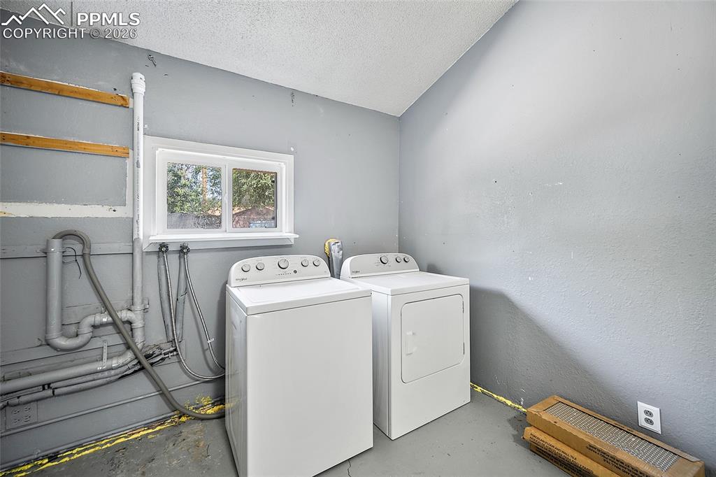 Image 19 of 26: Laundry