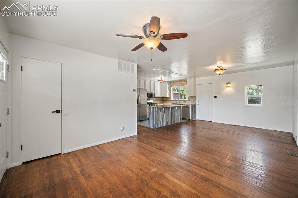 Image 6 of 26: Living Room