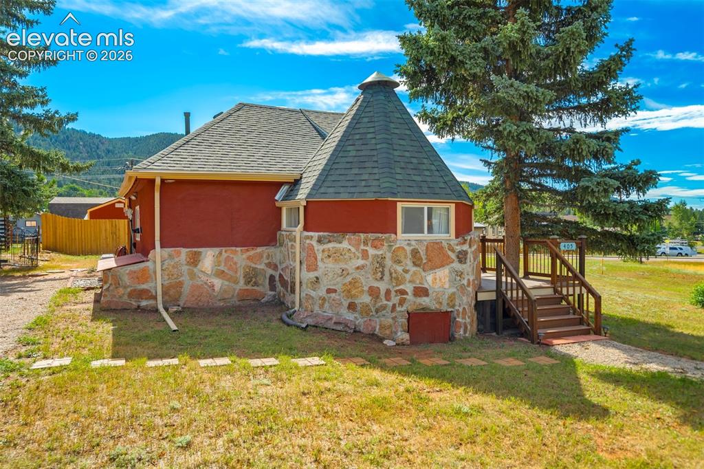 Image 1 of 37: Front of home