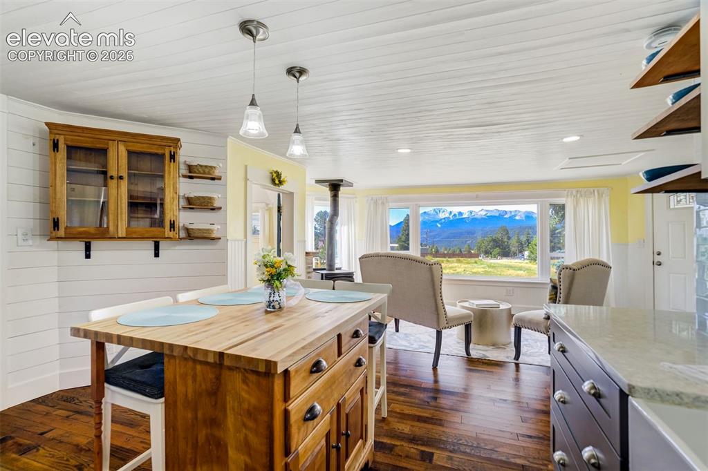 Image 12 of 37: Kitchen