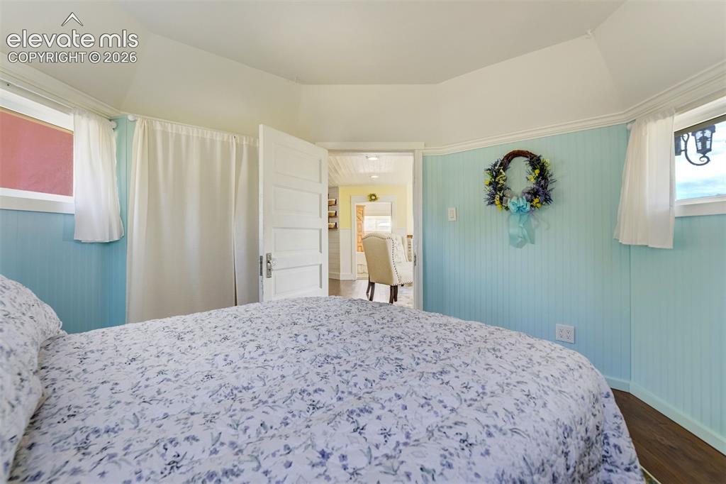 Image 15 of 37: Master Bedroom
