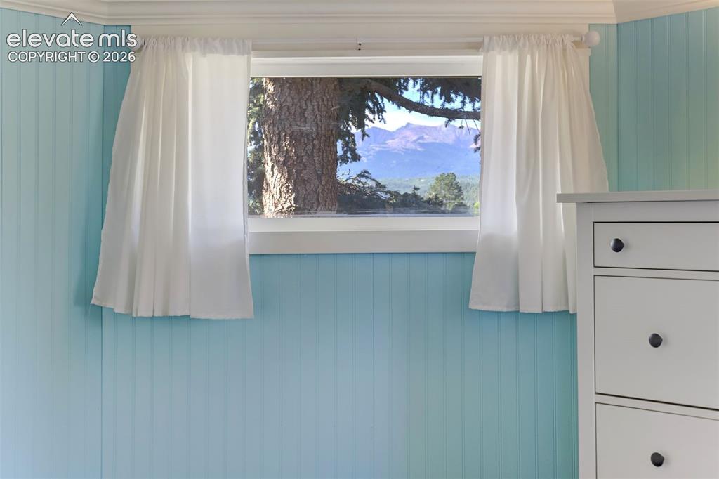 Image 16 of 37: Master Bedroom