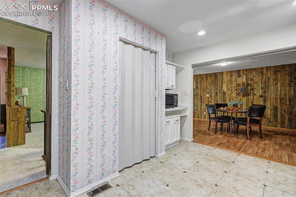 Image 11 of 38: Kitchen