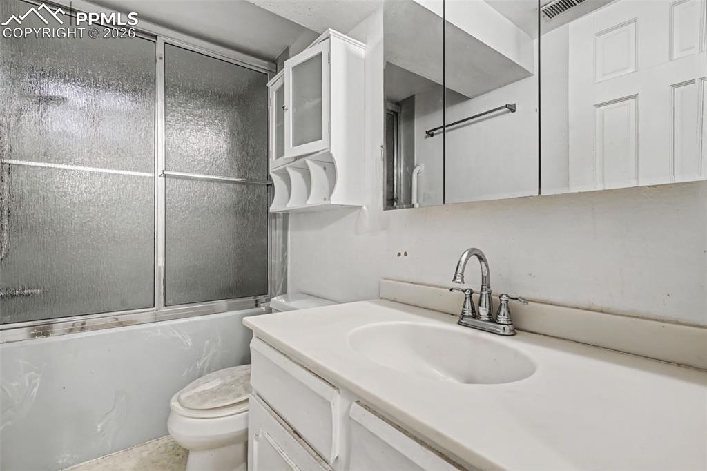 Image 28 of 38: Full lower level bathroom 