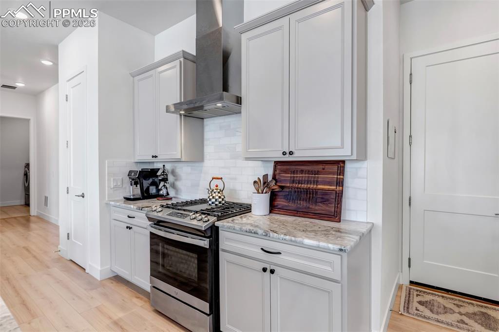 Image 12 of 48: Kitchen