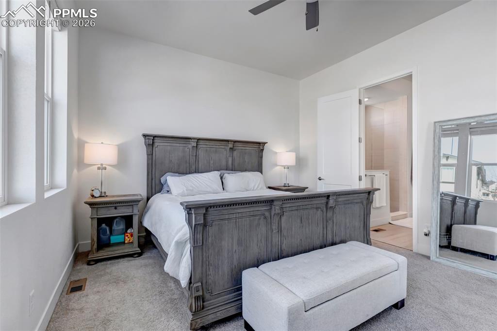 Image 19 of 48: Bedroom