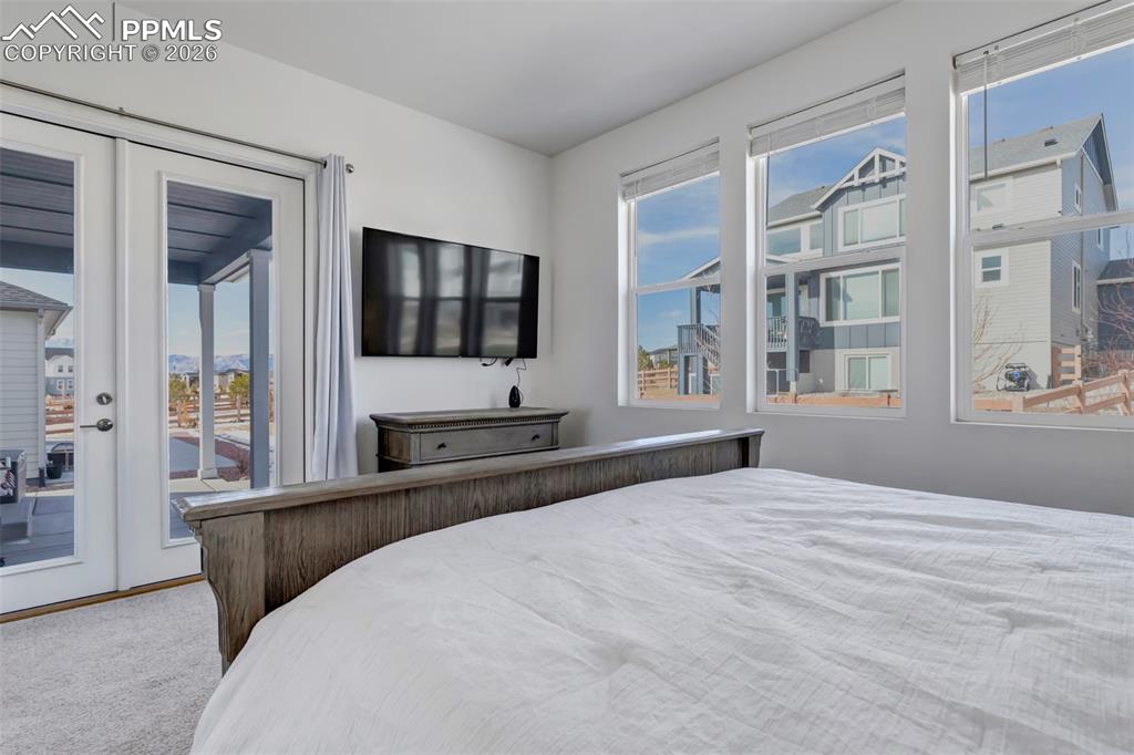 Image 21 of 48: Bedroom