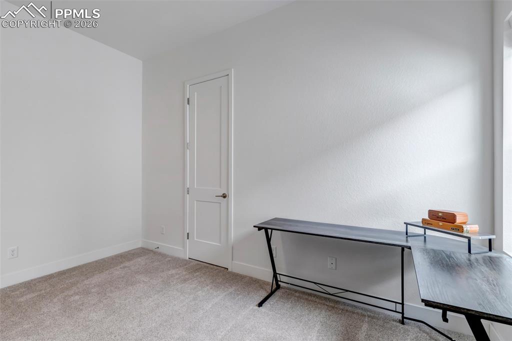 Image 31 of 48: Office