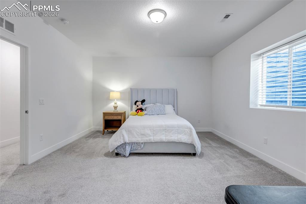 Image 41 of 48: Bedroom