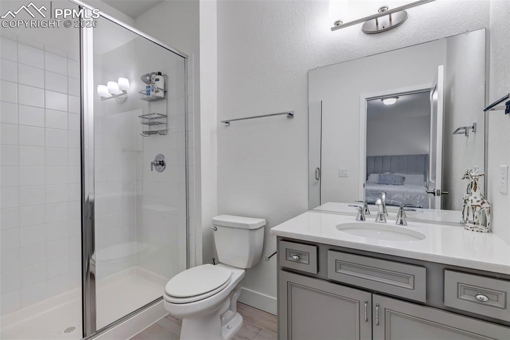 Image 42 of 48: Bathroom