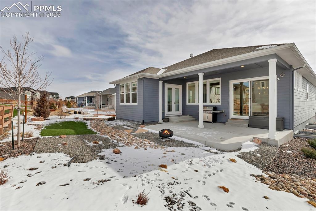 Image 45 of 48: Back of Structure