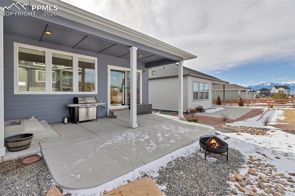 Image 47 of 48: Patio