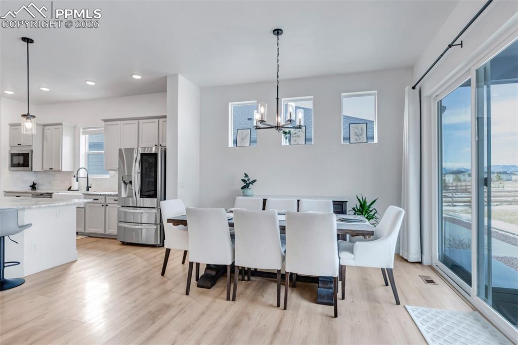 Image 5 of 48: Dining Area