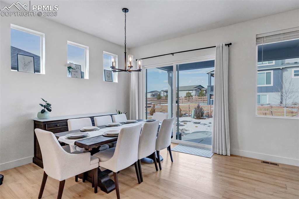 Image 8 of 48: Dining Area