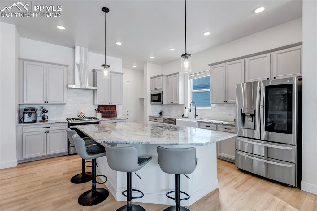 Image 9 of 48: Kitchen