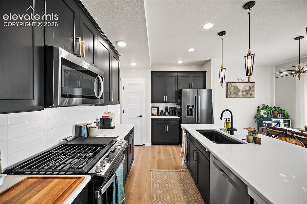 Image 14 of 35: Kitchen