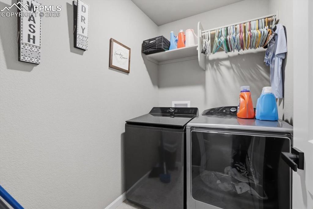 Image 21 of 50: Laundry