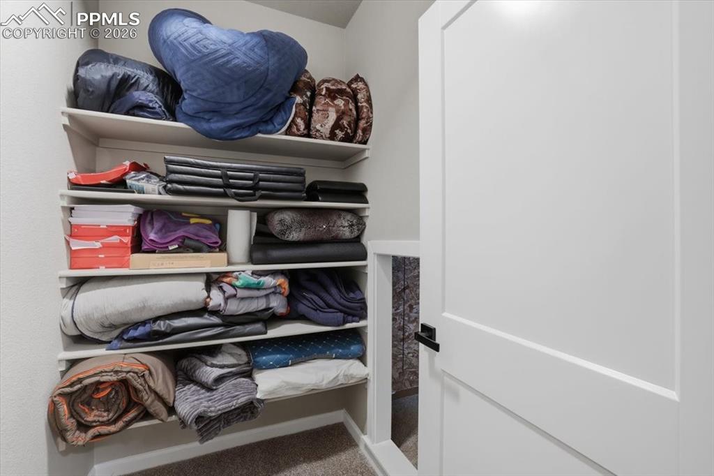 Image 46 of 50: Closet