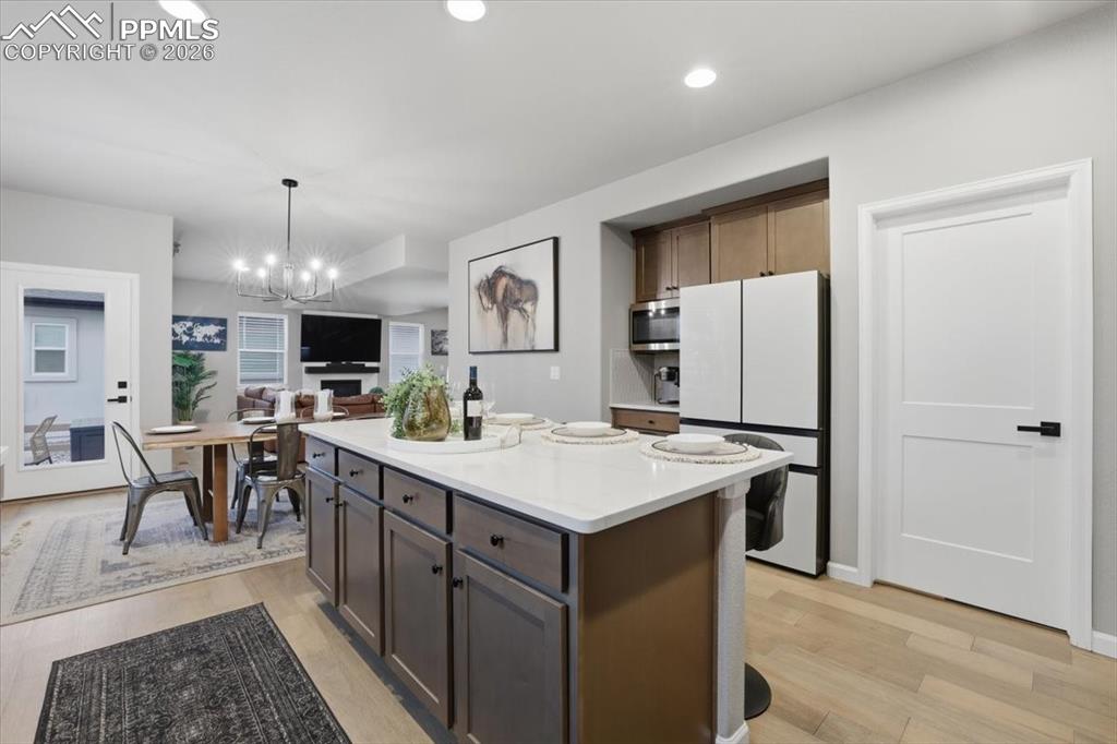 Image 5 of 50: Kitchen