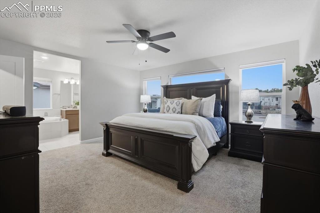 Image 9 of 50: Bedroom